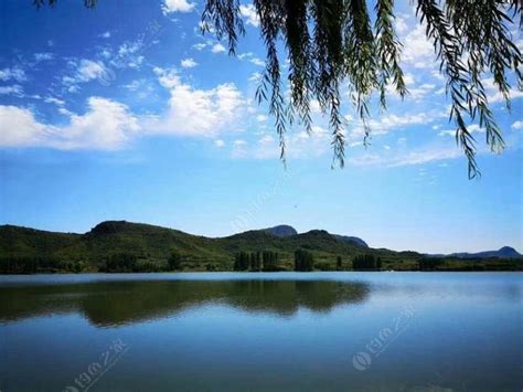 什么叫镜面水景