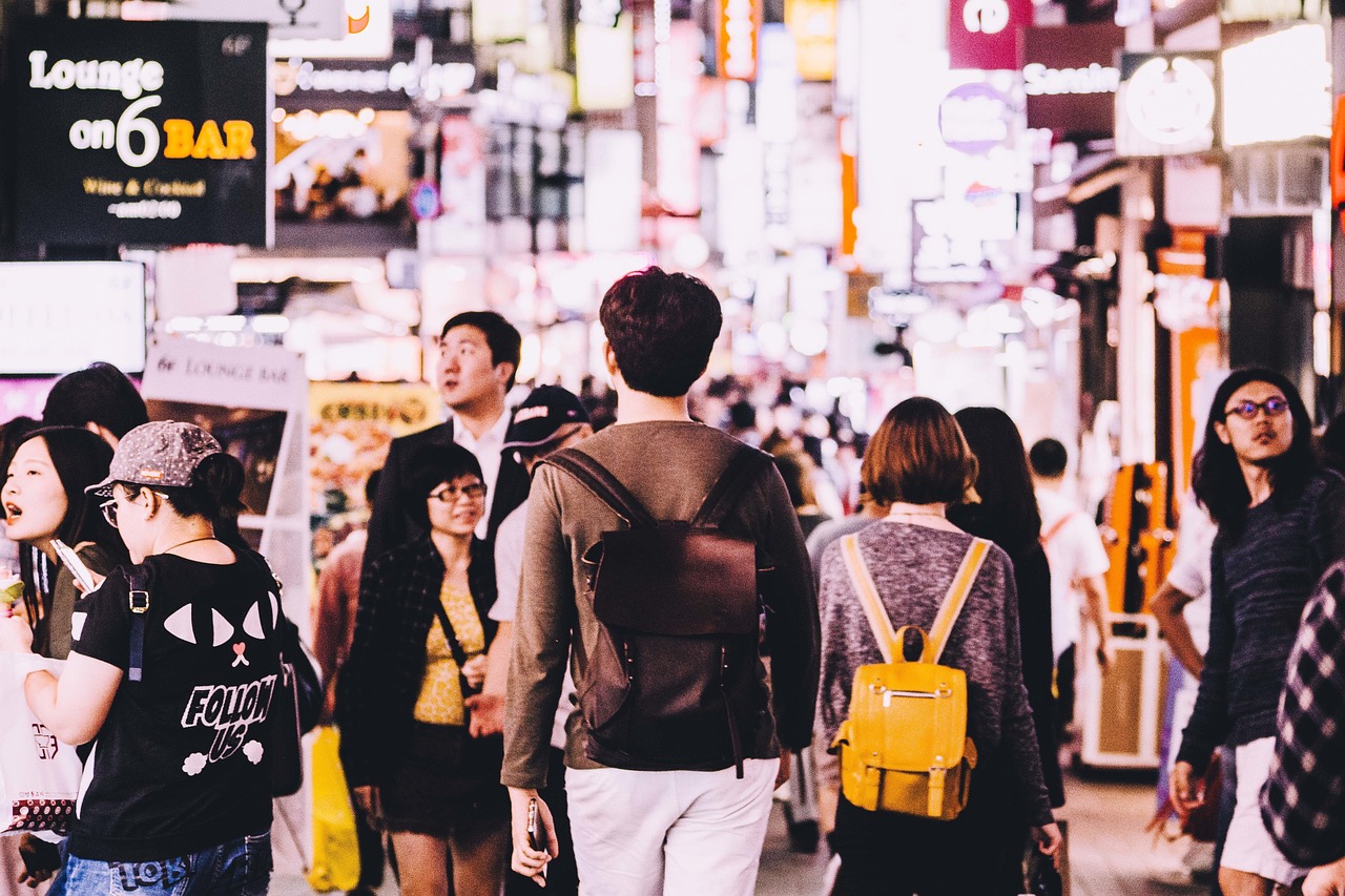 韩总统光复节遭遇批评，传统与现实的碰撞