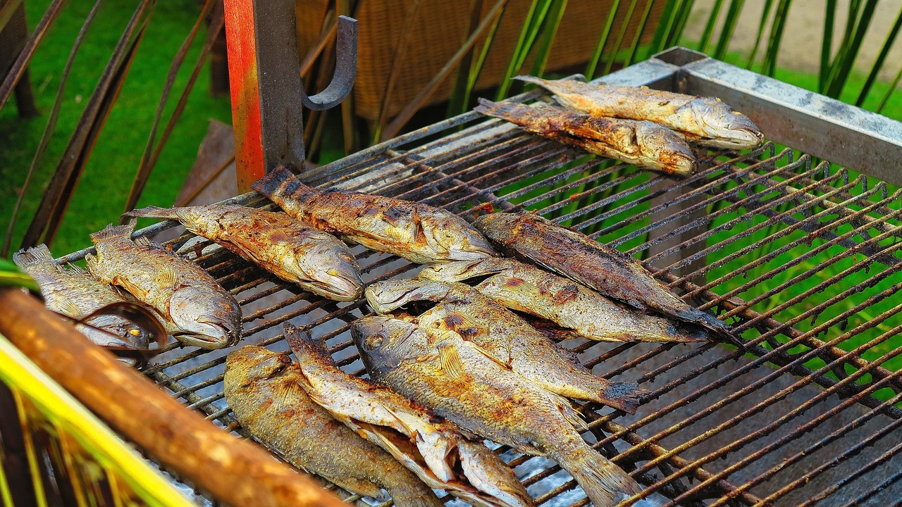 厨房秘籍独家揭秘，轻松掌握零失败秘制排骨料理，让你大呼过瘾！